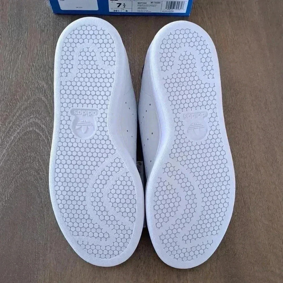 adidas Stan Smith Shoes - Color: White / Navy - Size: 7.5 - Picture 6 of 12